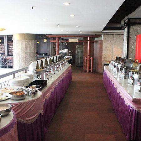 Leo Fort Hotel Jalandhar Buitenkant foto