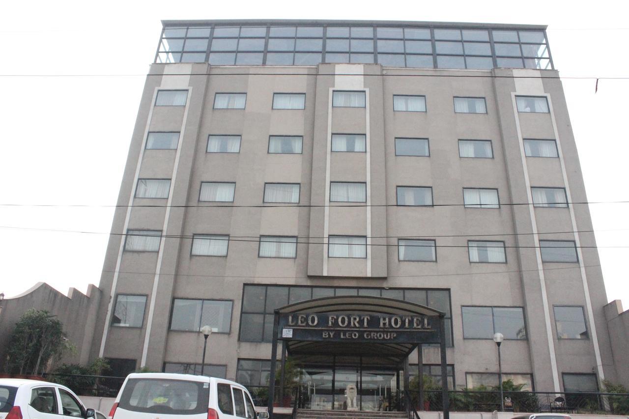 Leo Fort Hotel Jalandhar Buitenkant foto