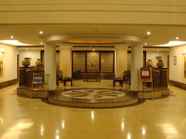 Leo Fort Hotel Jalandhar Buitenkant foto